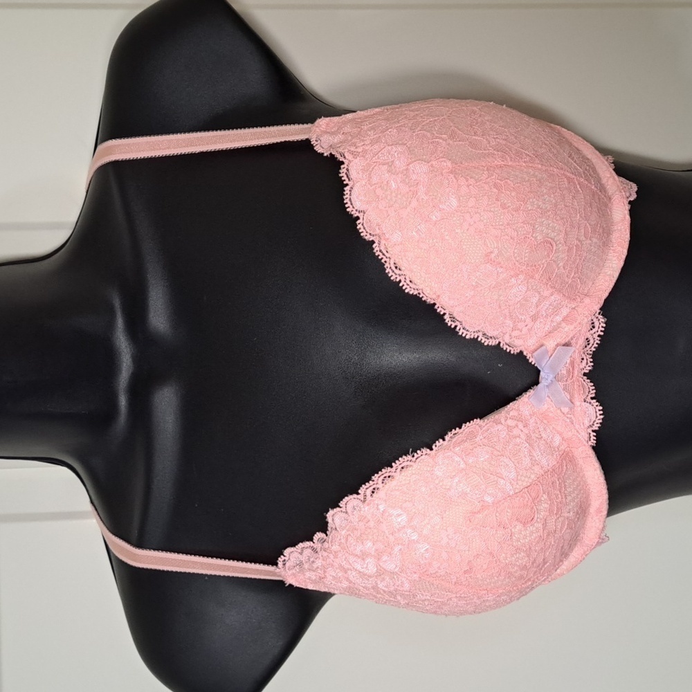 Victoria's Secret Push up lace padded bra size 34C